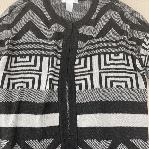 Beautiful cardigan - Picture 2 of 3
